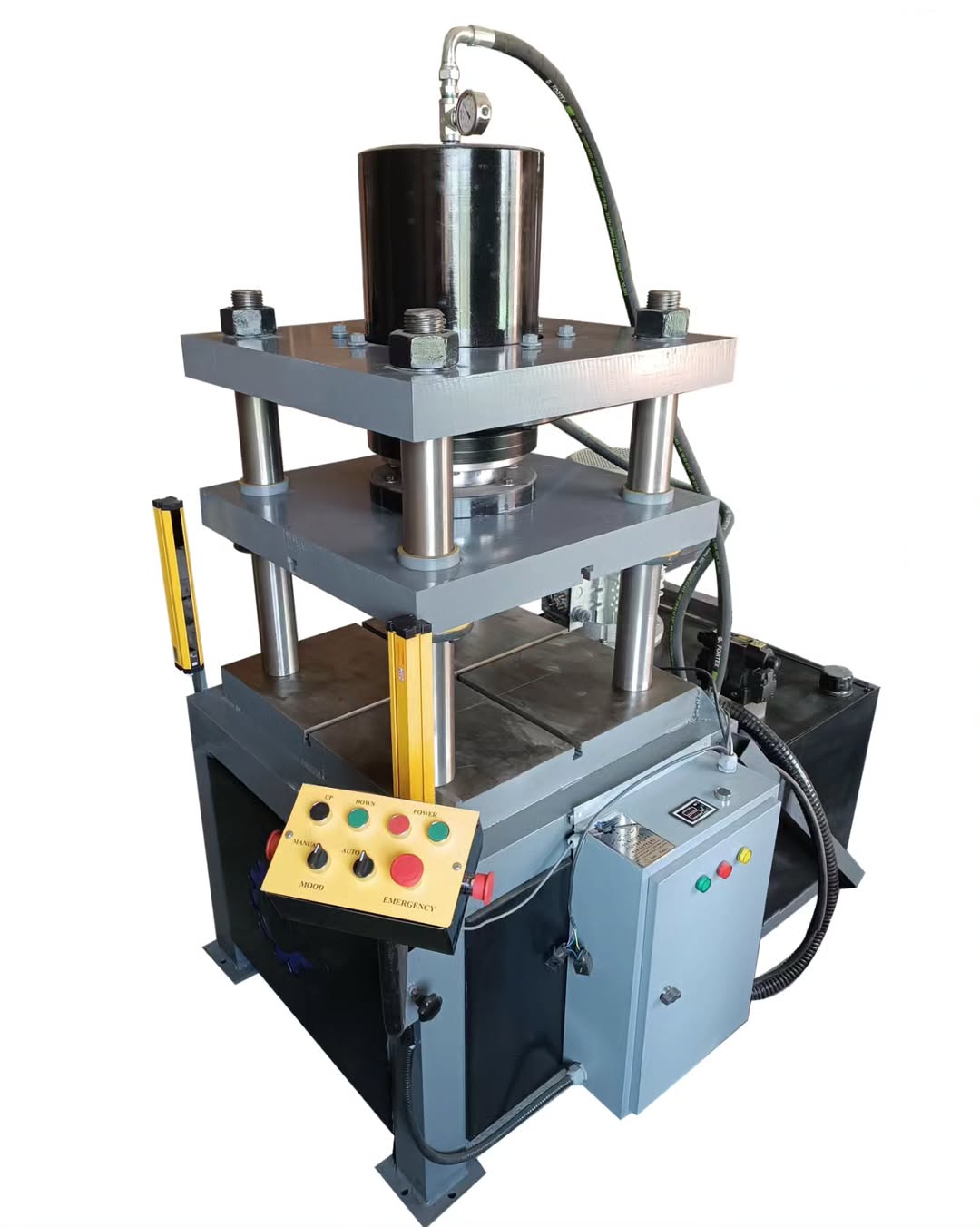 دستگاه پرس چهار ستونه